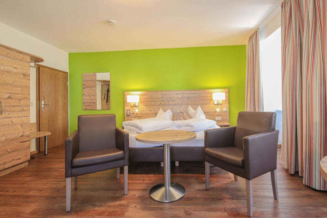 Landgasthof Hotel Rebstock Stuhlingen Exterior photo